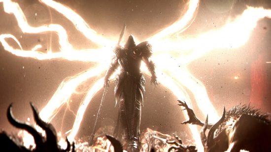 Endgame de Diablo 4: una persona vestida con armadura pesada destruye una horda de monstruos con relámpagos.