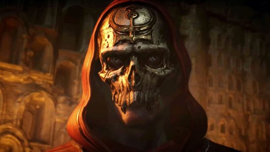 Código de error 396022 de Diablo 4: Un monje se encuentra en una cripta iluminada por antorchas, cubierto con una capucha roja y con el rostro oculto por una máscara ornamentada en forma de calavera humana.