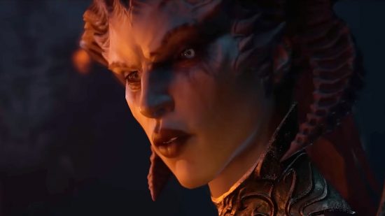 Lilith mirando un cristal ardiente a la distancia