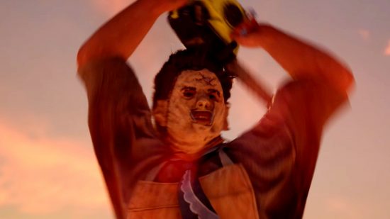 Fecha de lanzamiento de The Texas Chainsaw Massacre: Leatherface sostiene su motosierra sobre su cabeza furioso al final del juego, imitando el final de la película de 1974 en la que se basa el juego.