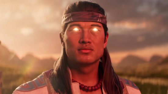 El personaje de Mortal Kombat 1, Liu Kang, ahora es un dios del fuego con ojos brillantes.
